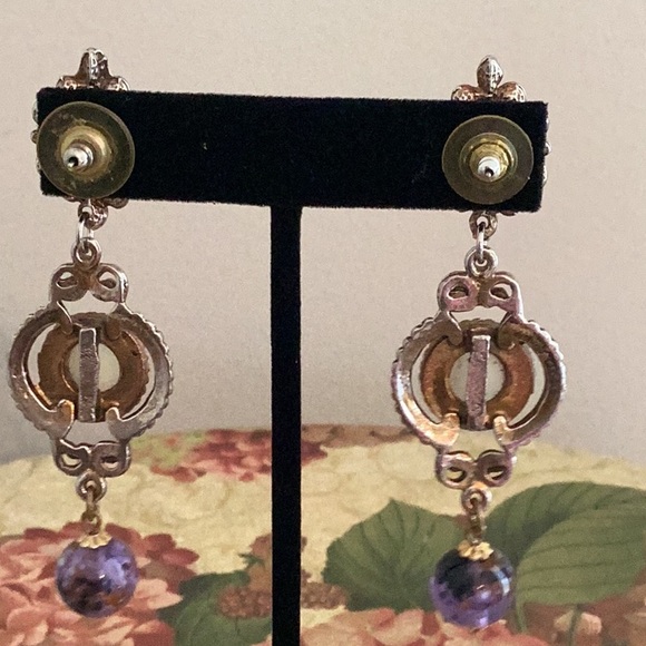 VINTAGE Gorgeous Faux Goldtonepearl & purple Cabushon Drop post pierced earrings - Picture 3 of 8